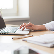 深圳蘋果維修點在哪（蘋果14手機進水了屏幕失靈）